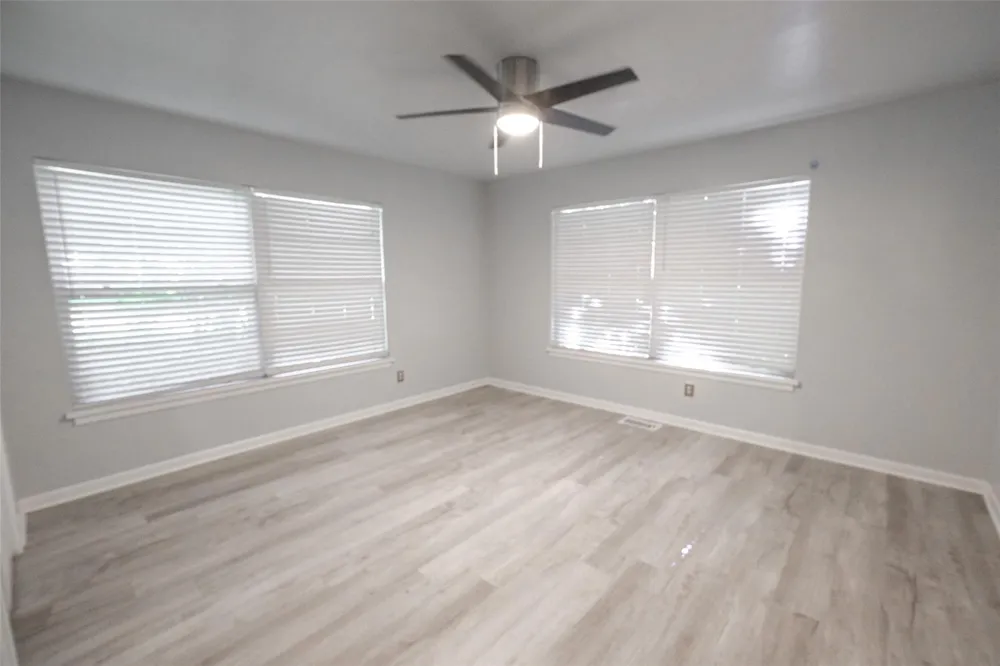 8301 Llano Avenue Benbrook, TX 76116