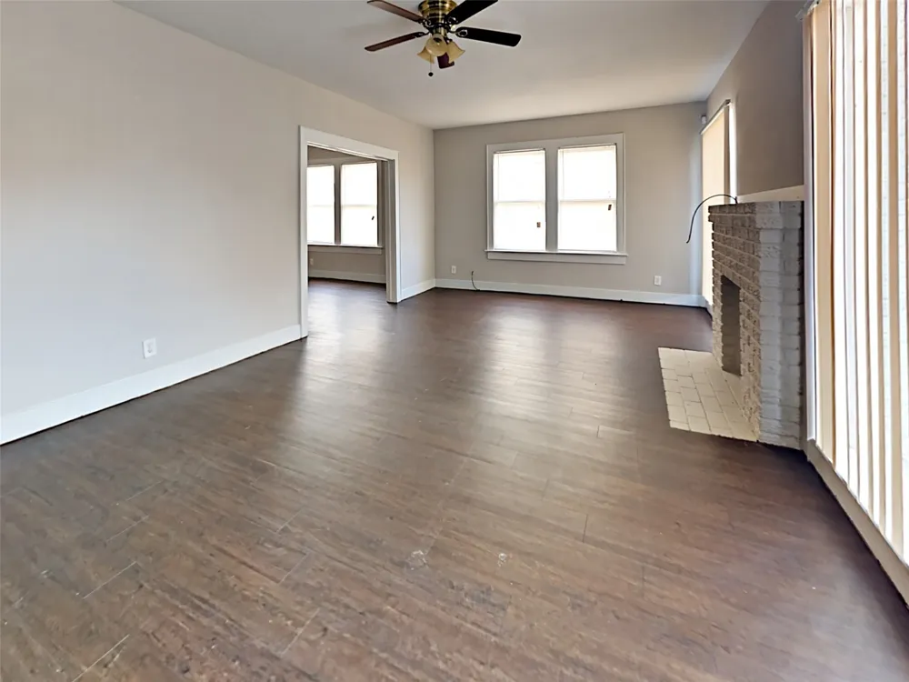 1824 Stella Avenue Dallas, TX 75203