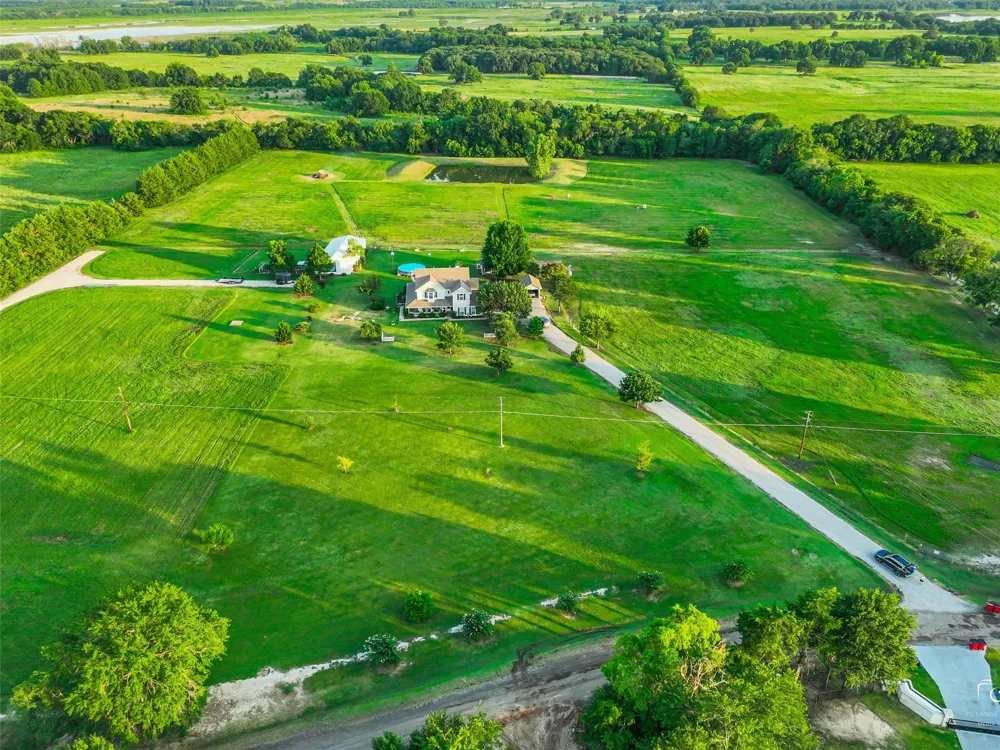 1880 County Road 2610 Bonham, TX 75418
