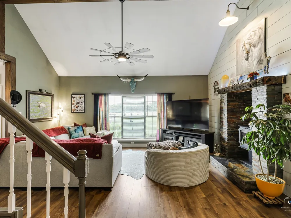 1880 County Road 2610 Bonham, TX 75418