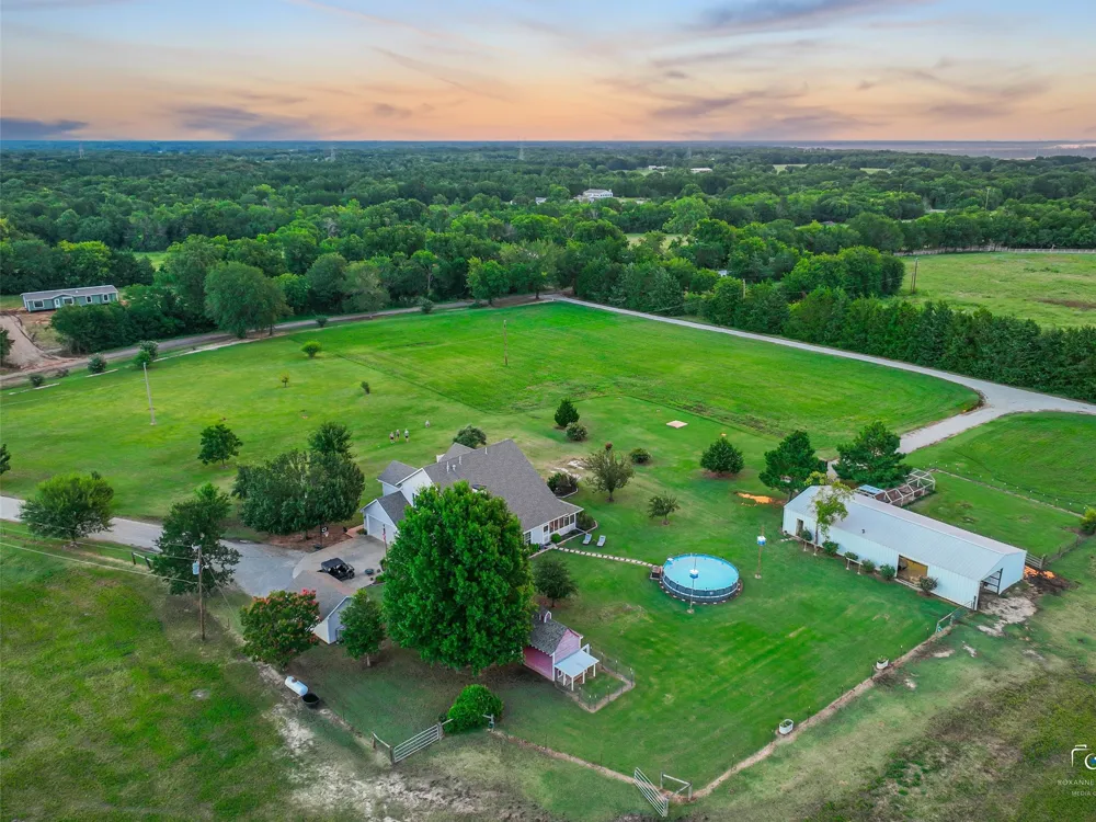 1880 County Road 2610 Bonham, TX 75418