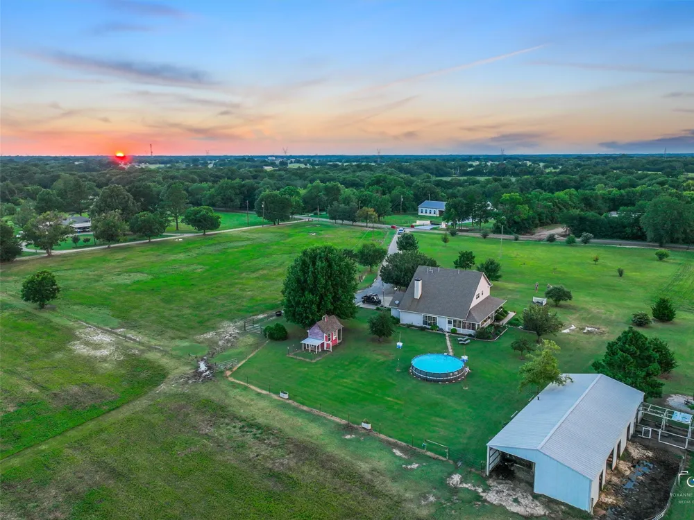 1880 County Road 2610 Bonham, TX 75418