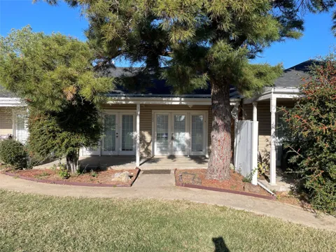 61 Runaway Bay Drive #102A