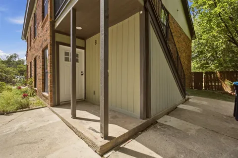 908 Isbell Road #B
