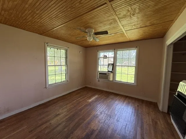 157 CR 4320 Enloe, TX 75441