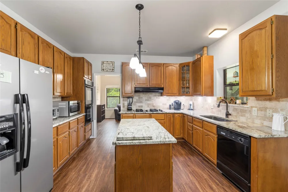 5567 FM 2633 Santa Anna, TX 76878