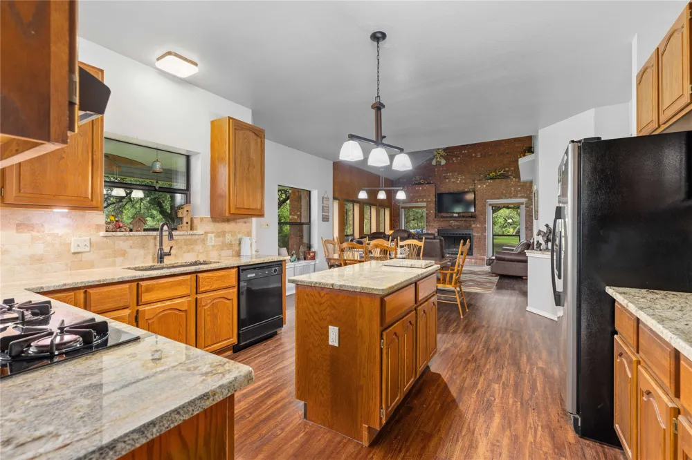 5567 FM 2633 Santa Anna, TX 76878
