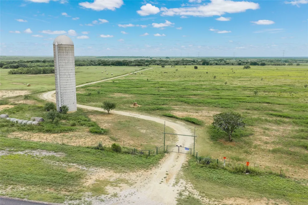 5567 FM 2633 Santa Anna, TX 76878