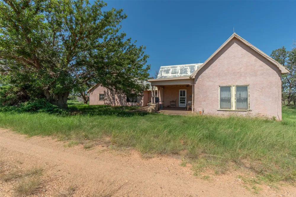 15400 County Road I Wellington, TX 79079