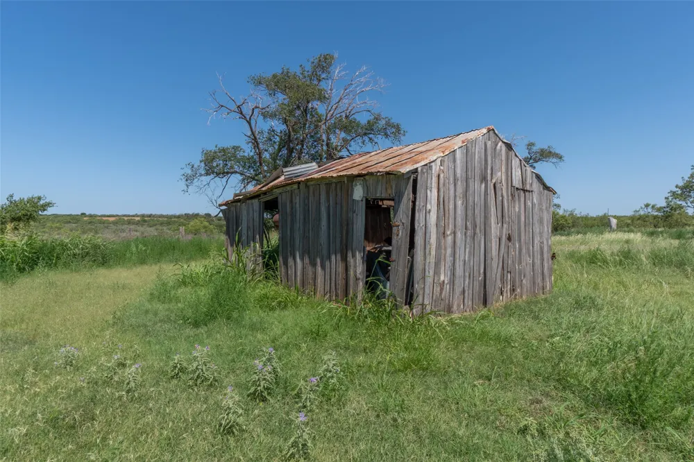 15400 County Road I Wellington, TX 79079