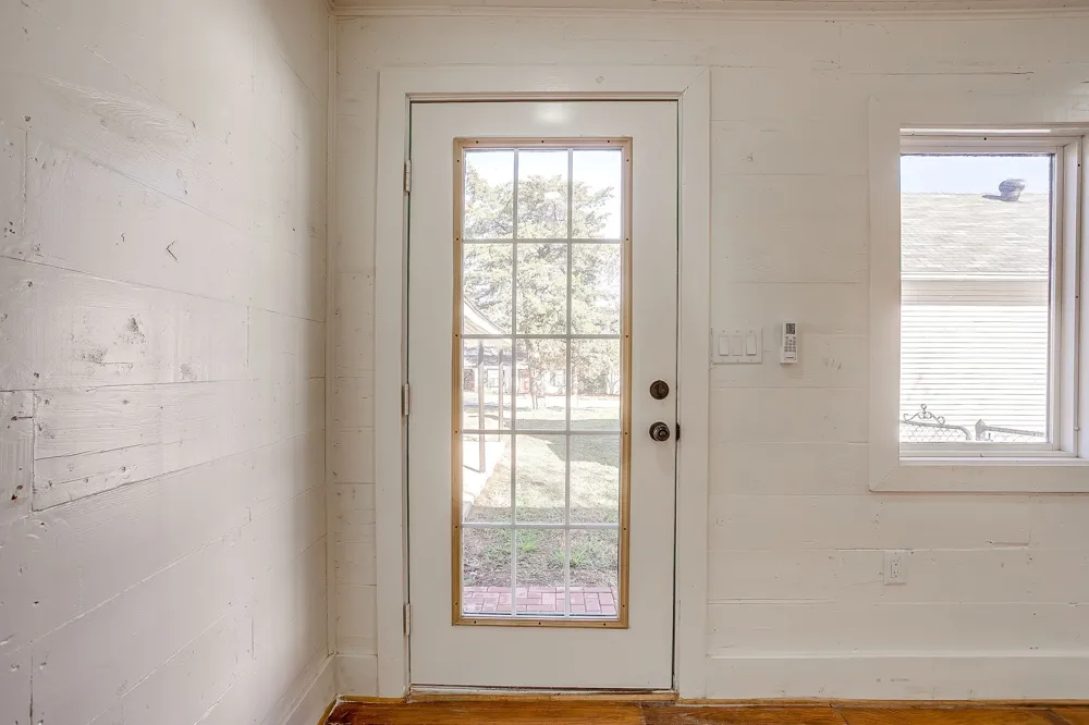 619 W Live Oak Street Jacksboro, TX 76458