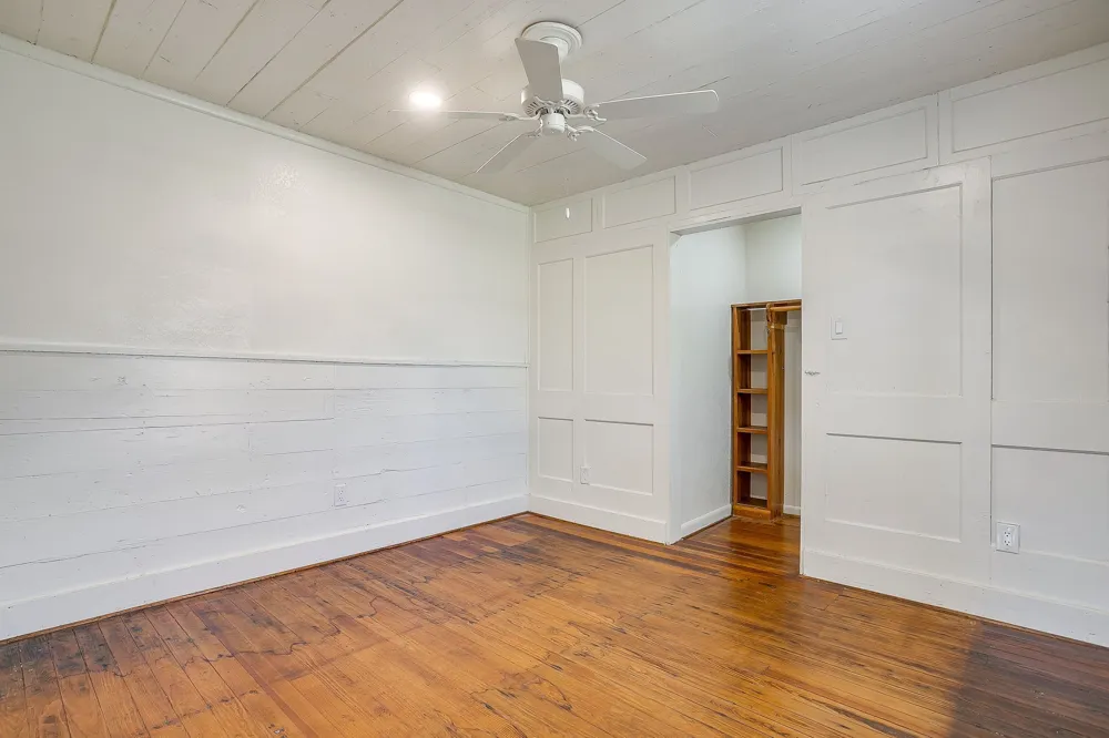 619 W Live Oak Street Jacksboro, TX 76458
