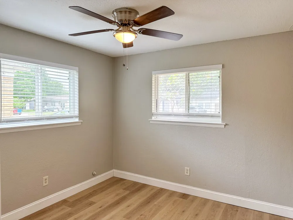 701 Tanglewood Drive Hurst, TX 76053