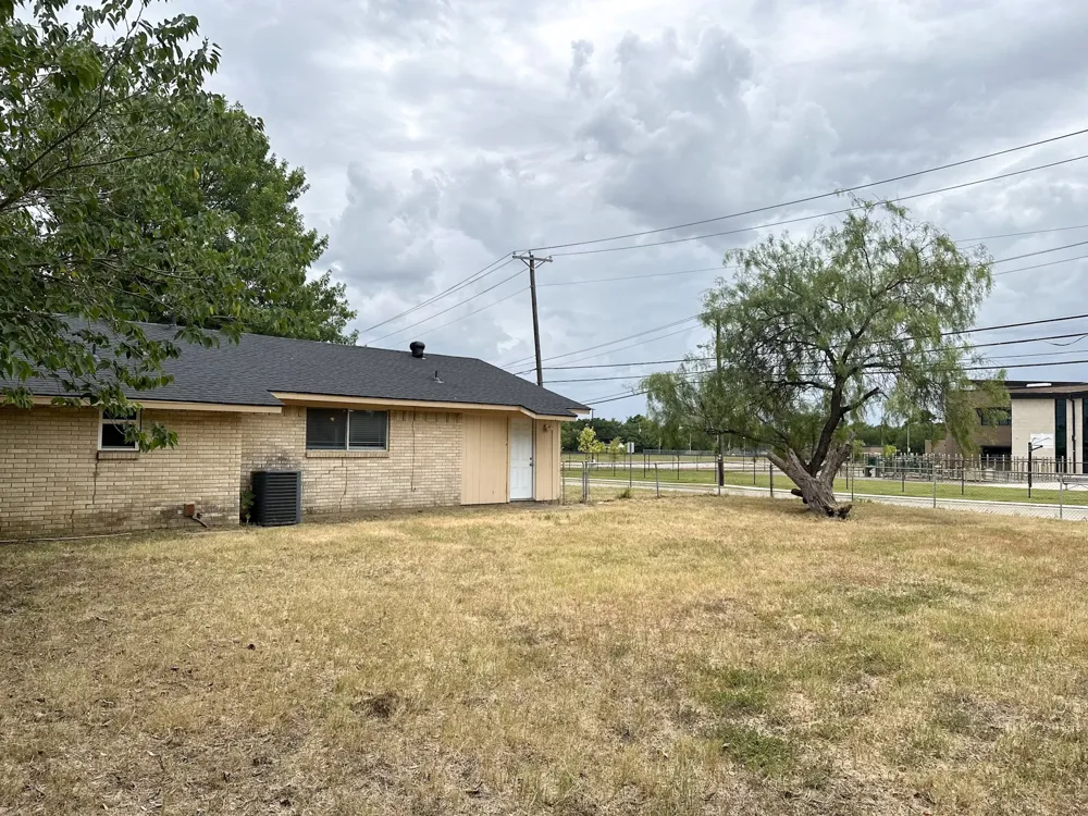 701 Tanglewood Drive Hurst, TX 76053