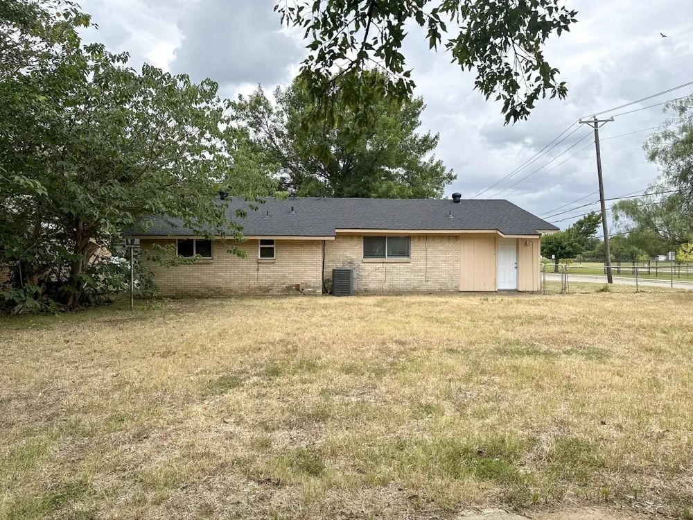 701 Tanglewood Drive Hurst, TX 76053
