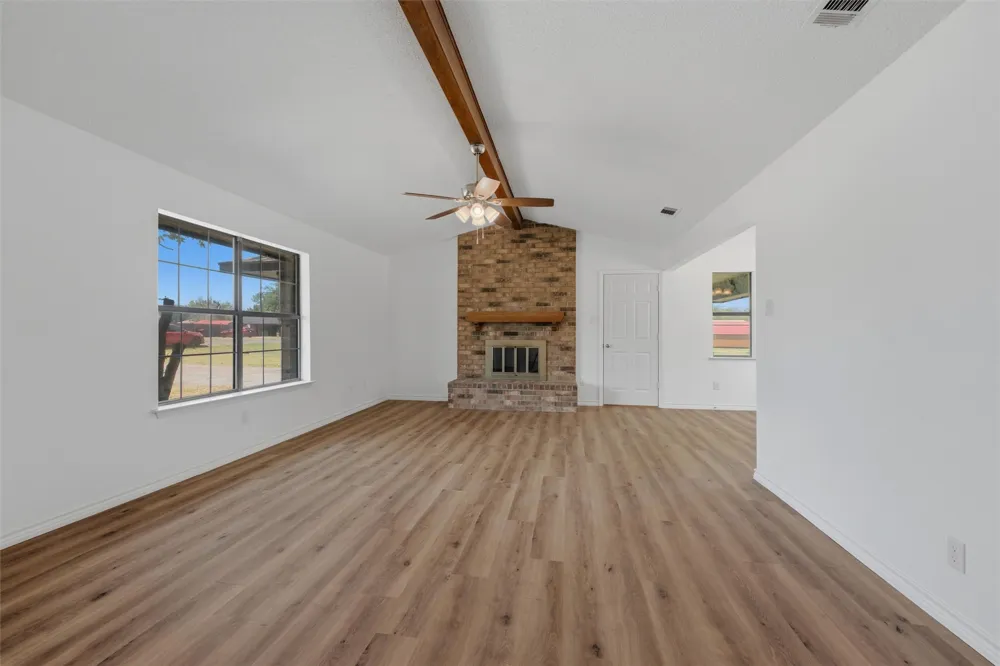 124 Prairie Creek Road Red Oak, TX 75154
