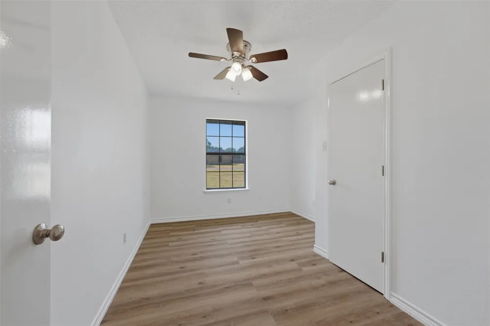 124 Prairie Creek Road Red Oak, TX 75154