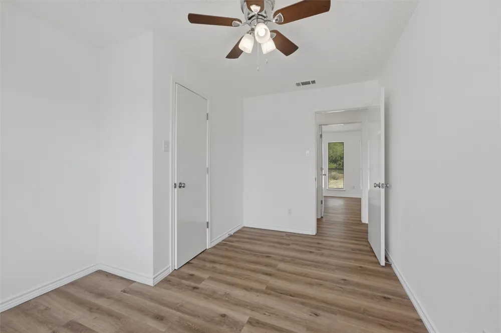 124 Prairie Creek Road Red Oak, TX 75154