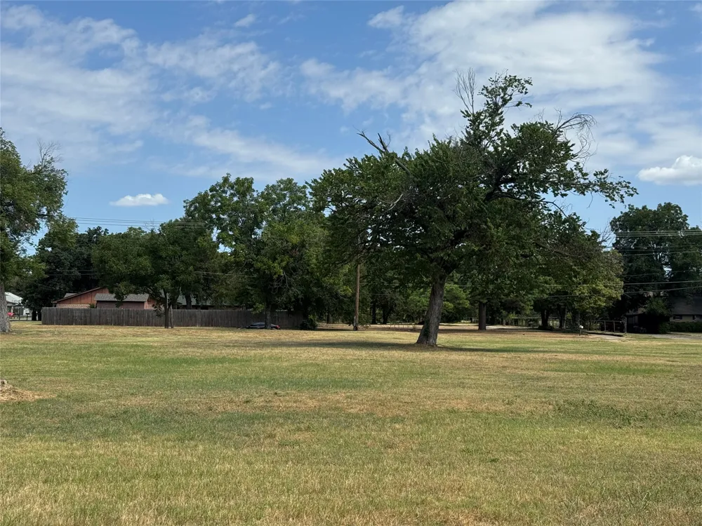 105 Smallwood Drive Westworth Village, TX 76114