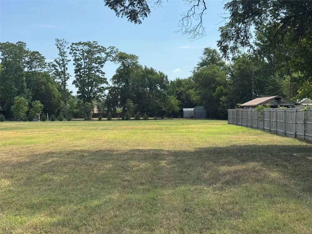 105 Smallwood Drive Westworth Village, TX 76114