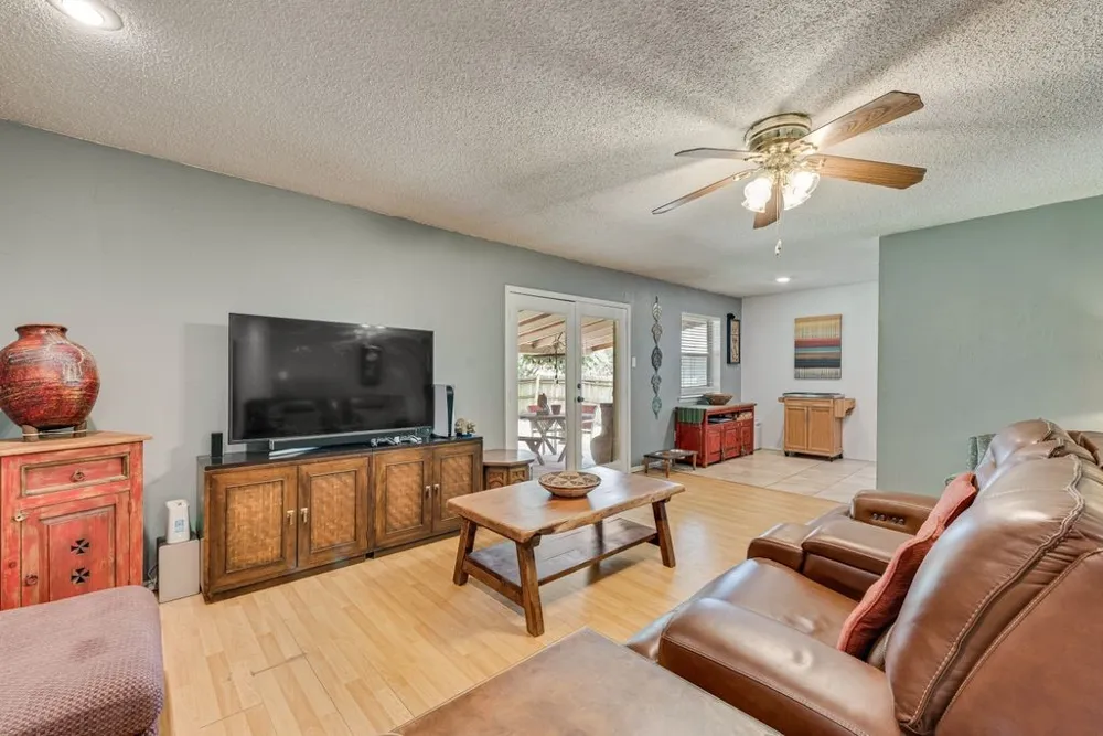802 Spears Street Alvarado, TX 76009