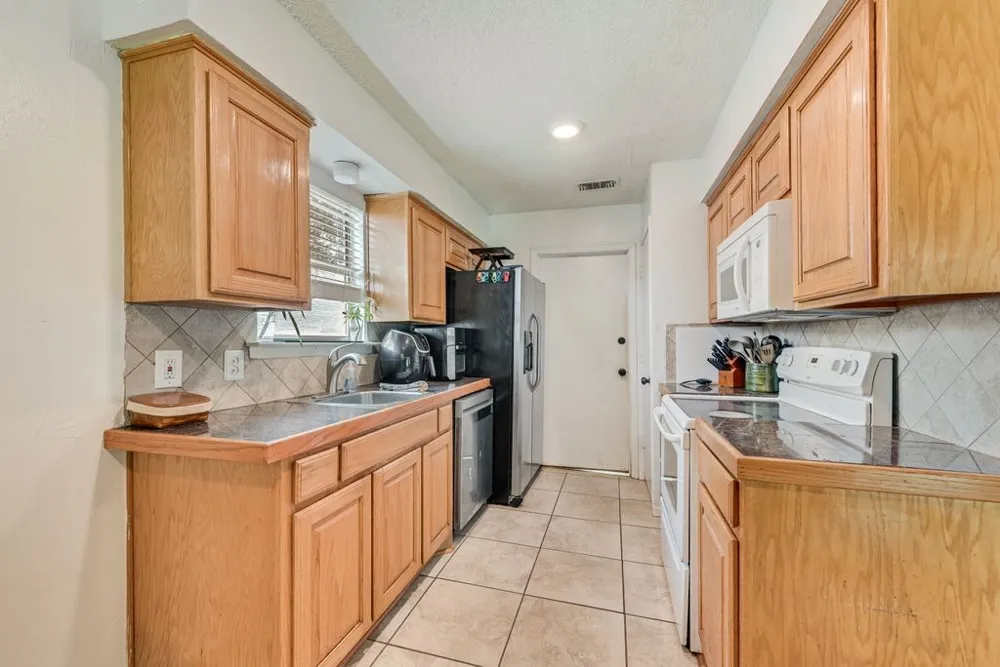 802 Spears Street Alvarado, TX 76009
