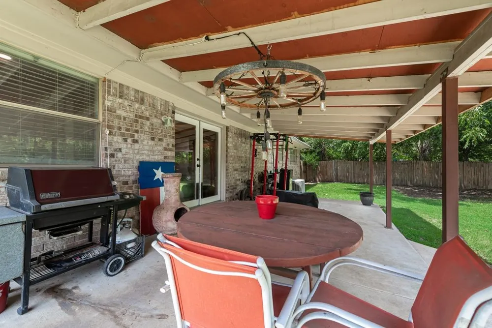 802 Spears Street Alvarado, TX 76009