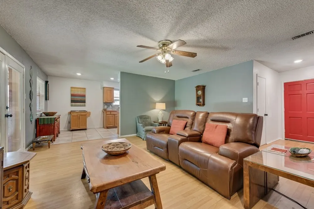 802 Spears Street Alvarado, TX 76009