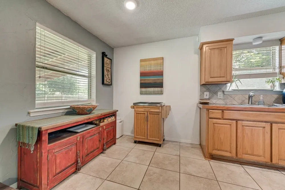 802 Spears Street Alvarado, TX 76009