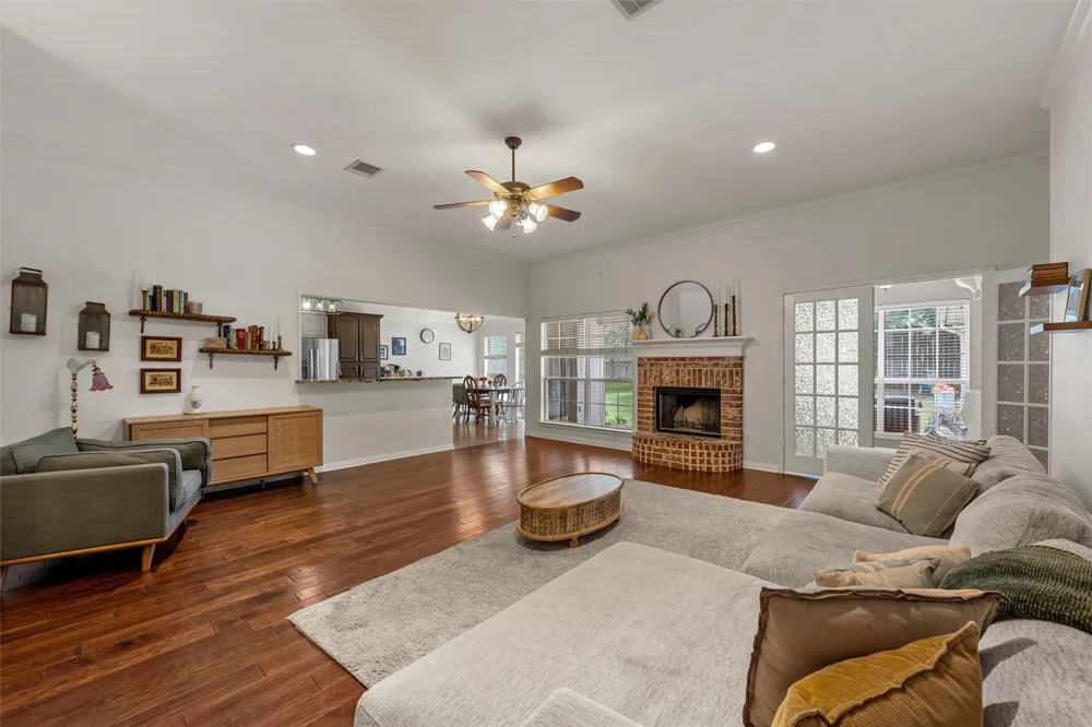 1112 Regina Drive Hewitt, TX 76643