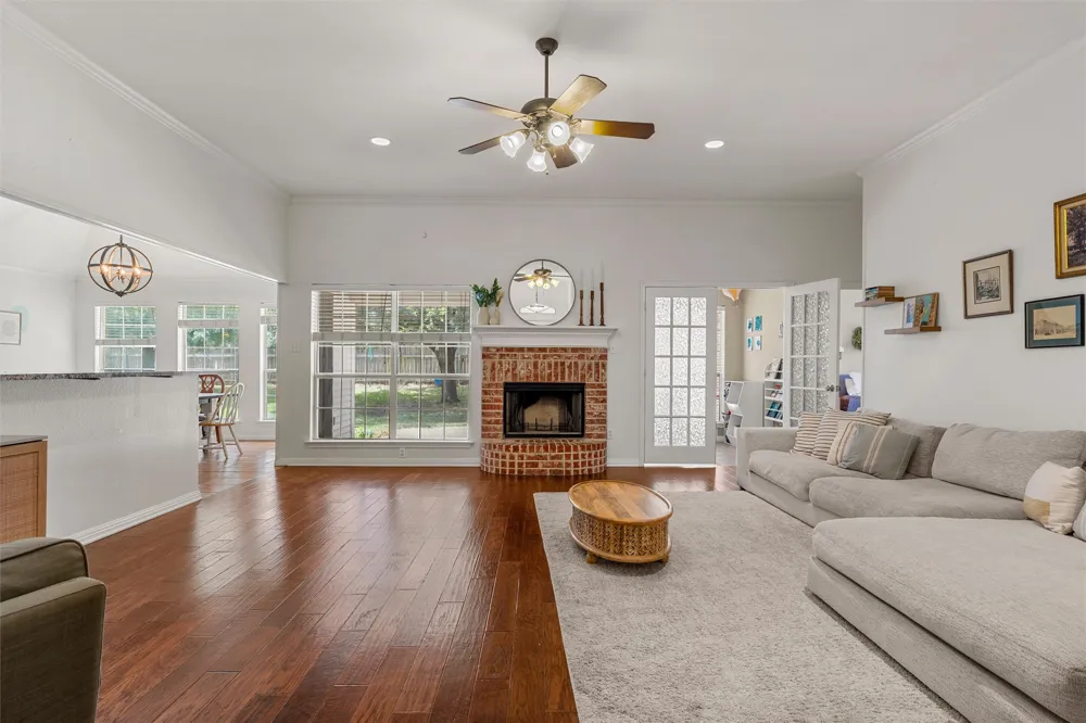 1112 Regina Drive Hewitt, TX 76643