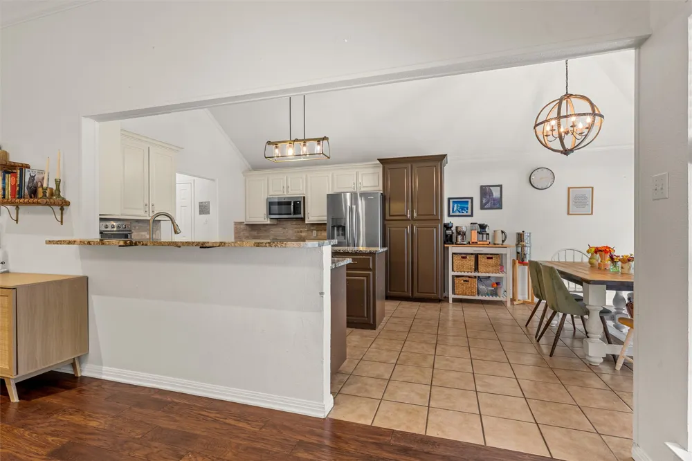 1112 Regina Drive Hewitt, TX 76643