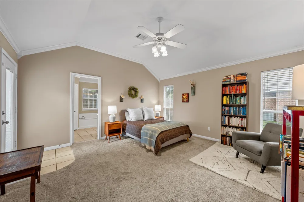 1112 Regina Drive Hewitt, TX 76643