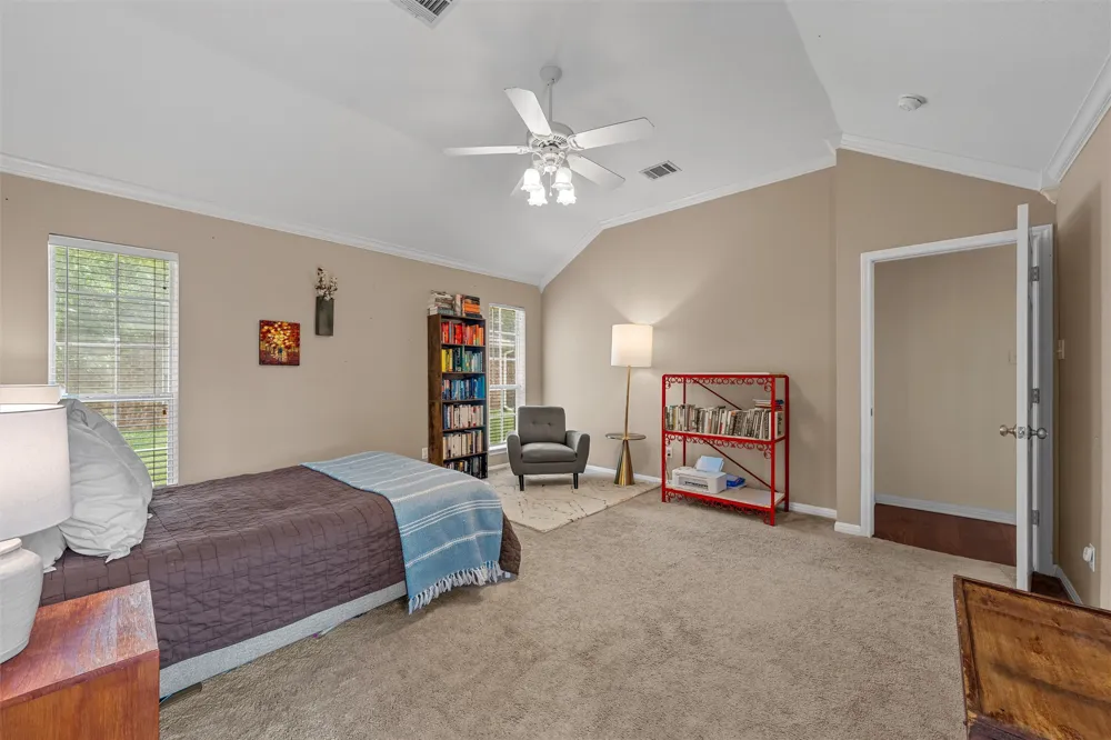 1112 Regina Drive Hewitt, TX 76643