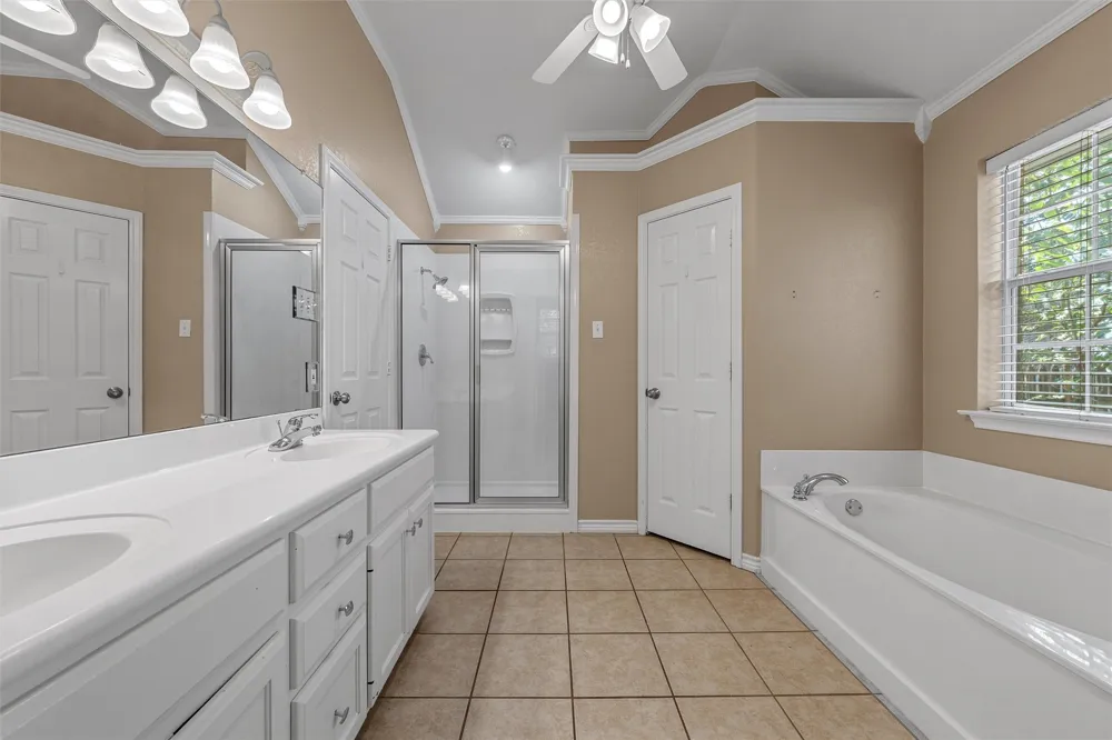 1112 Regina Drive Hewitt, TX 76643