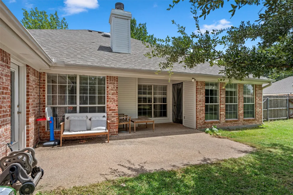 1112 Regina Drive Hewitt, TX 76643