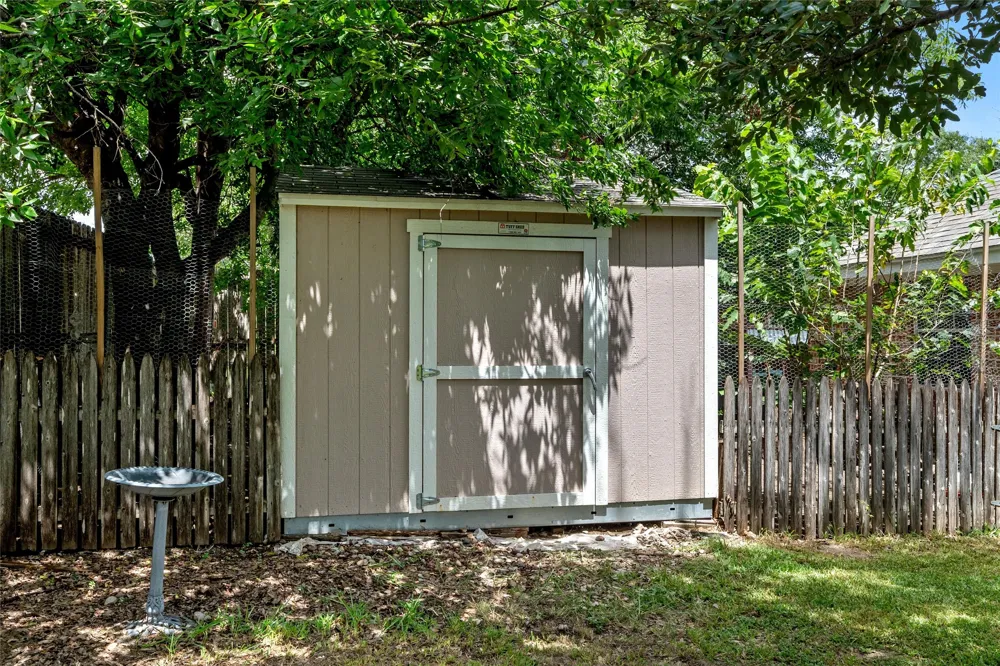 1112 Regina Drive Hewitt, TX 76643