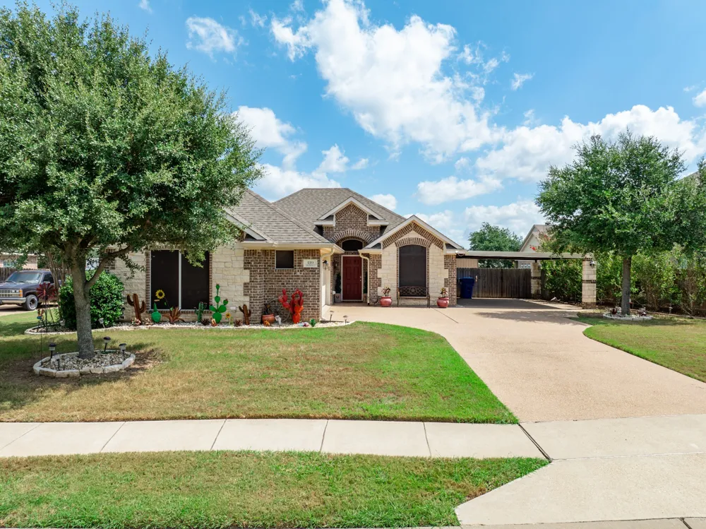 219 Oak Meadow Trail Waco, TX 76657