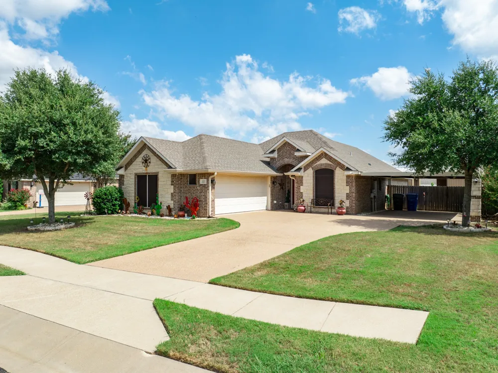 219 Oak Meadow Trail Waco, TX 76657