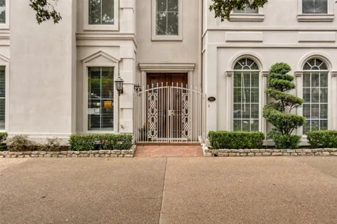 7411 Inwood Road