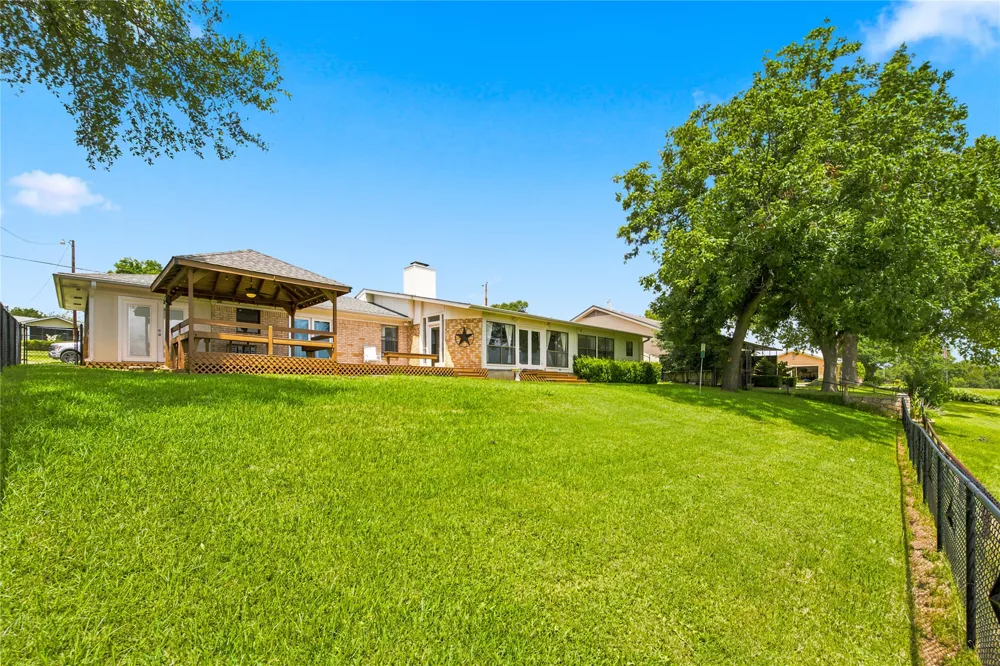 181 County Road 1747 Clifton, TX 76634