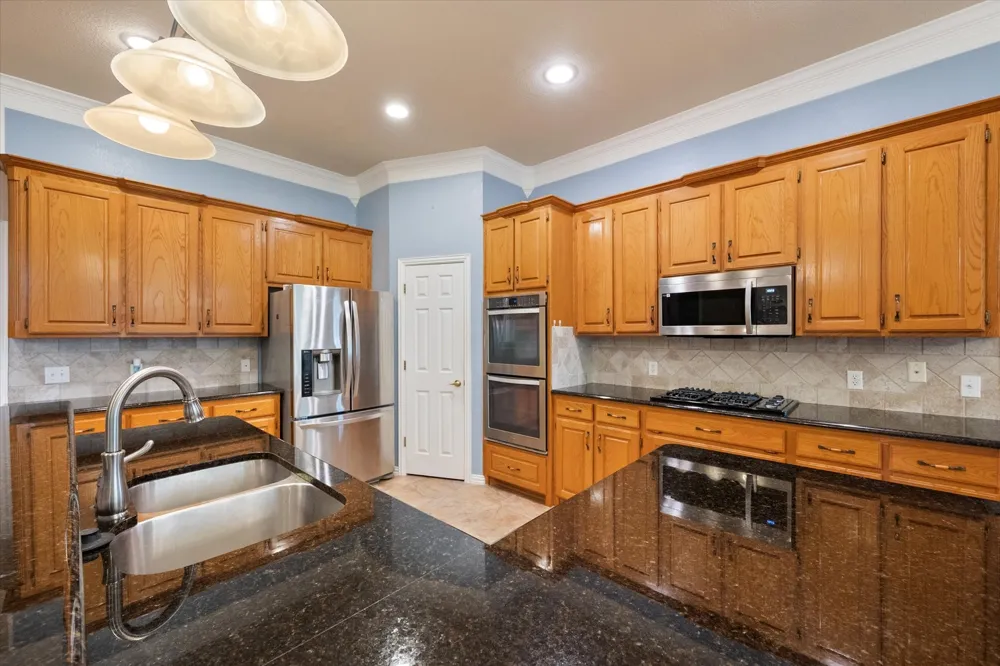 8904 Thornway Drive North Richland Hills, TX 76182