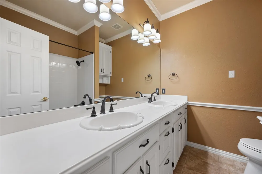 8904 Thornway Drive North Richland Hills, TX 76182