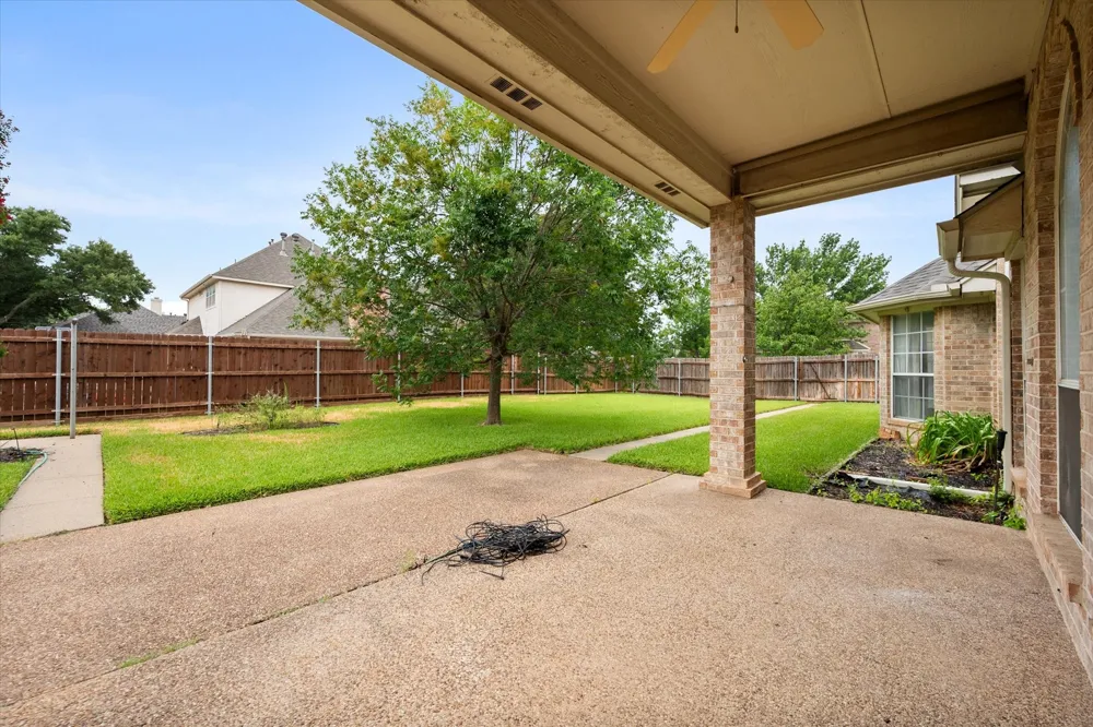 8904 Thornway Drive North Richland Hills, TX 76182