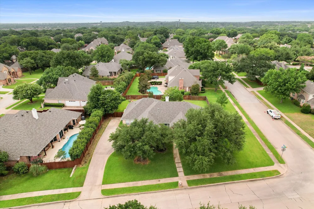 8904 Thornway Drive North Richland Hills, TX 76182