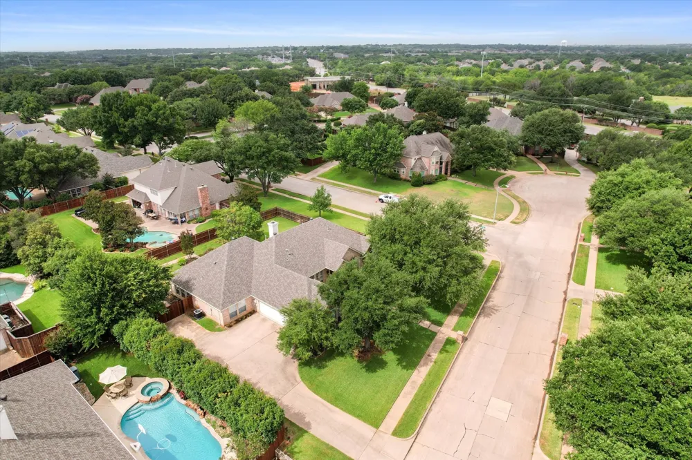 8904 Thornway Drive North Richland Hills, TX 76182