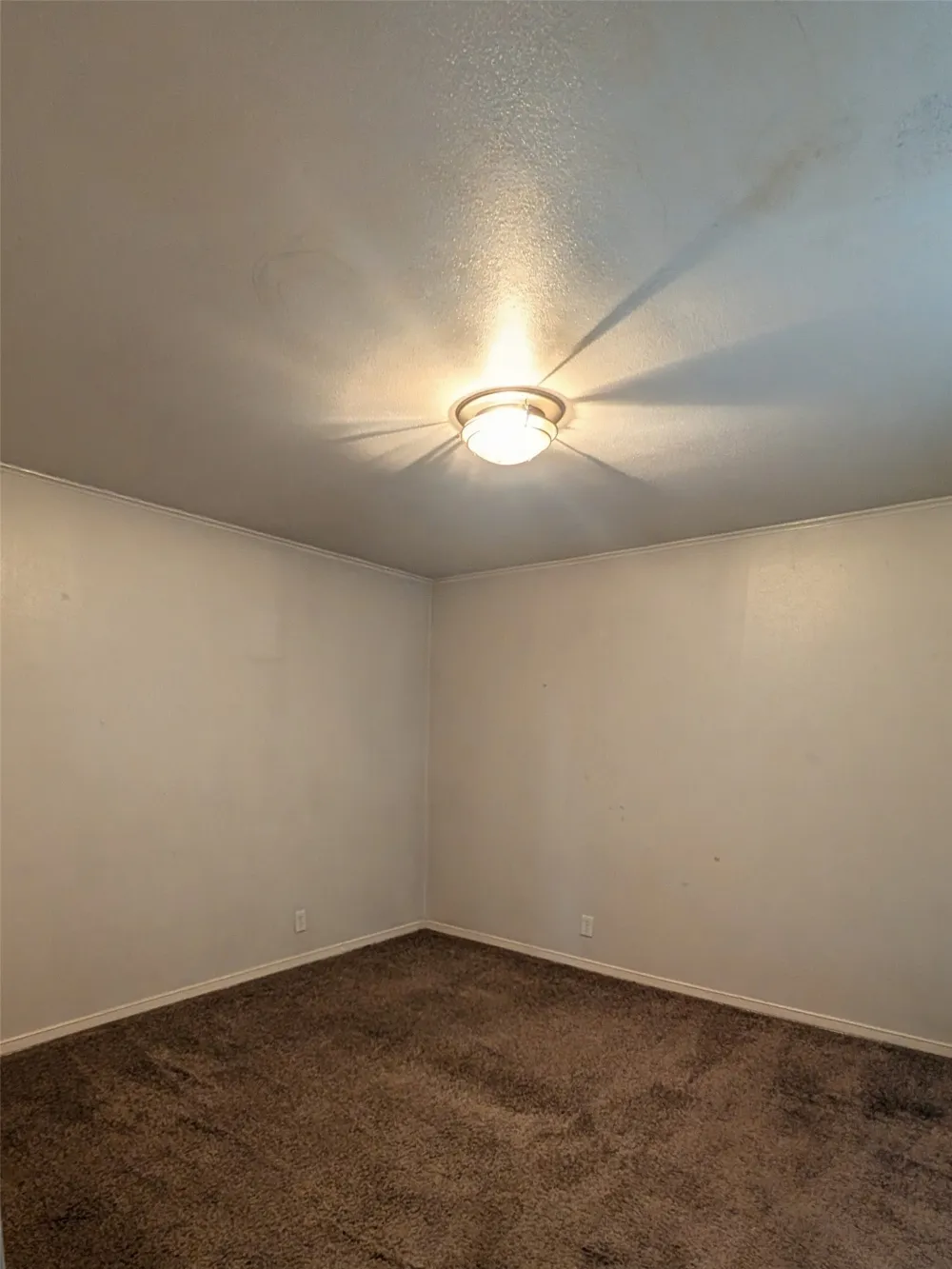556 E Avenue J #B Grand Prairie, TX 75050