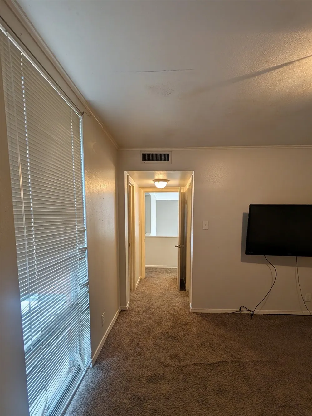556 E Avenue J #B Grand Prairie, TX 75050