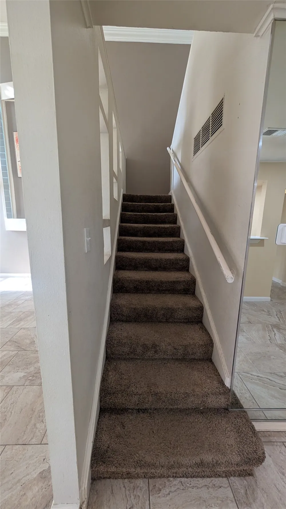 556 E Avenue J #B Grand Prairie, TX 75050
