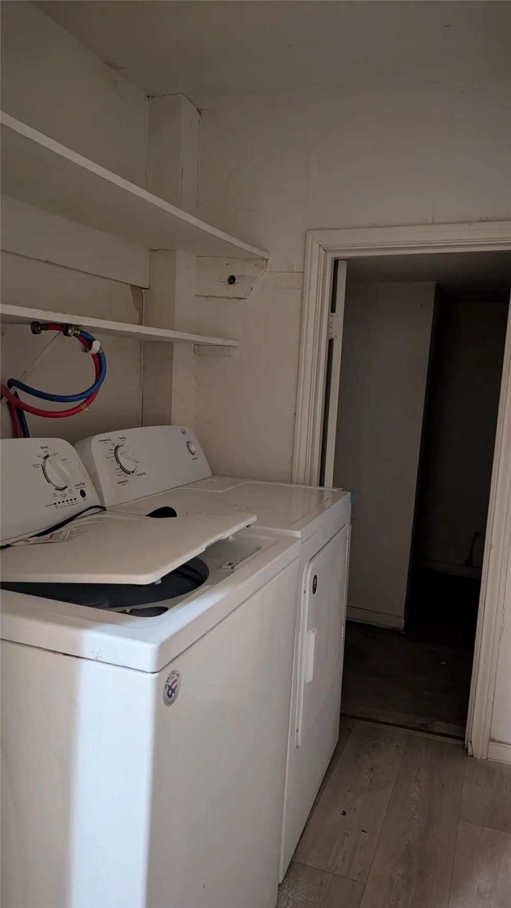 556 E Avenue J #B Grand Prairie, TX 75050